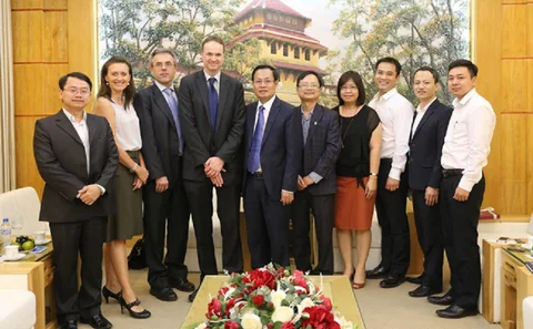 A delegation poses for a group photograph during the 2016 cooperation visit.